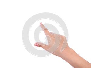 Una donna mano toccante virtualmente schermo su bianco 