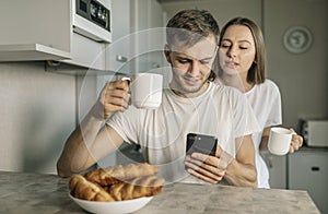 Woman Jokingly Spies on Her Boyfriend Smartphone