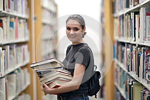 Una donna biblioteca 