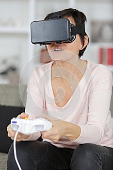woman in mask vr
