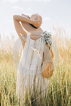 woman natural clothes eco mesh string bag wildflowers