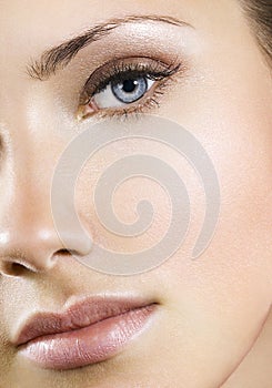 Portrét ženy s dokonalou prírodné make-up.