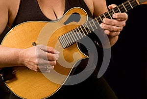 Una donna mandolino 