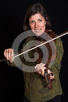 Woman playing violon