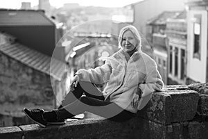 A woman in the Porto center. Black and white photo.