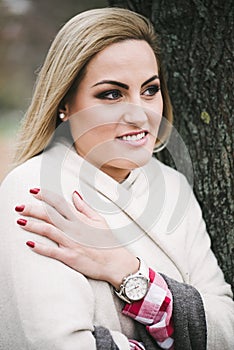 Woman posing outdoor, fall concept