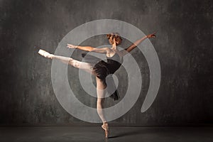 Woman primer ballerina