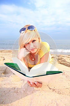 Woman reading book girl yellow dress