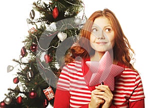 woman with red staer and tree