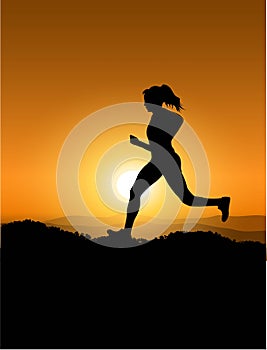 Žena běh během západ slunce 
