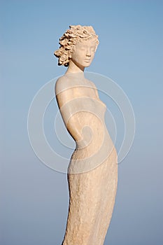 Woman sculpture ifromeze