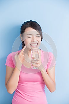 Woman with sensitive teeth