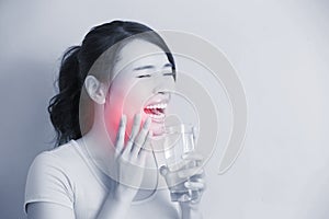 Woman with sensitive teeth