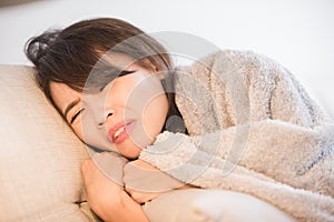 Woman sick and feel cold