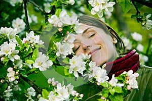 Una mujer en la primavera 