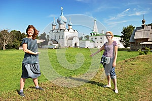 Woman tourists in Suzdal (Russia)