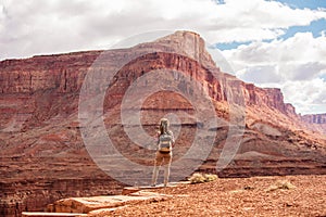 Woman travels to America on the Colorado river observation deck