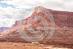 Woman travels to America on the Colorado river observation deck