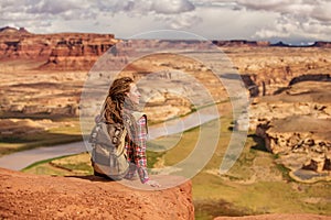 Woman travels to America on the Colorado river observation deck