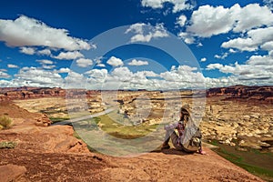 Woman travels to America on the Colorado river observation deck