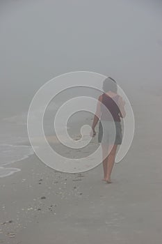 Una mujer sobre el Playa 