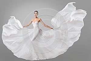 Una donna bianco vestiti nozze moda a lungo seta sposa abito 