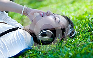 Women listening to music