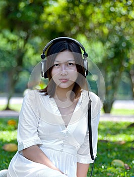 Women listening to music