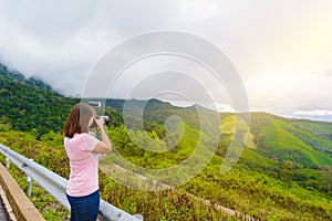 Women photographers are shooting landscapes