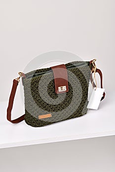 Women s retro khaki green checkered handbag