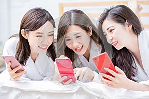 Women share with smartphone