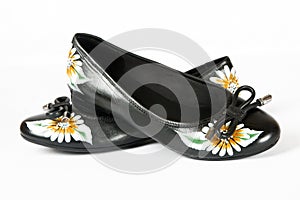 Women shoes with printed flower