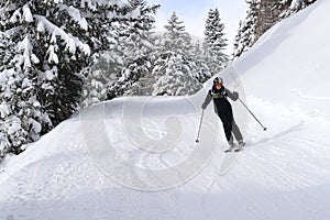 Women skiing