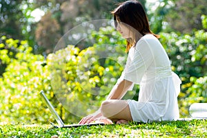 Women working on laptop