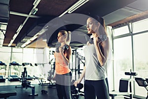 Donne per affari fuori palestra 