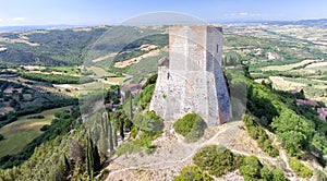 Wonderful aerial view of Rocca di Castiglione, Val D'Orcia - Tus