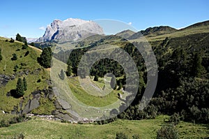 Wonderful panoramic view of alp de siusi with distinctiv dolomite mountain peak