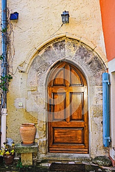 Wood front door and decrotive, granite entry way