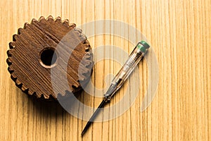 Wood and measuring the power screwdriver
