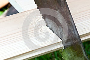 Wood plank sawing