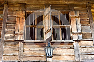 Wooden architecture in Bulgaria: architraves