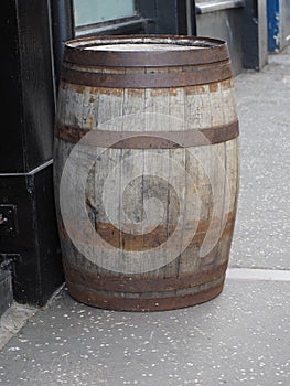 wooden barrel cask