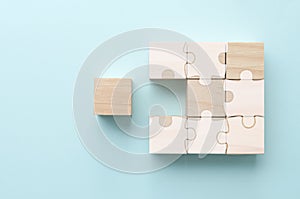 Wooden blocks jigsaw solution