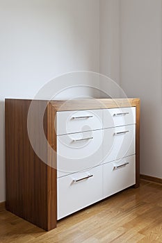 Wooden chest of drawers