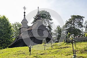 Drevený kostol sv. Michala Archanjela, obec Inovce, Slovensko