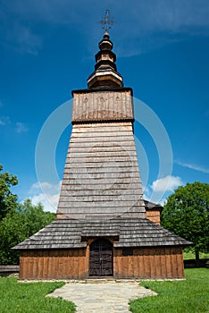 Dřevěný kostel sv Paraskieva v obci Potoky, Slovensko