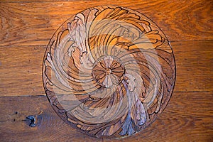 Wooden floor ornament