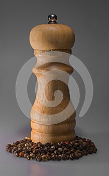 Wooden Pepper Grinder With Mixed Pepper Corns