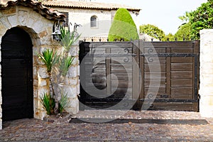 Wooden plank home oudoor gate design modern style street view brown photo