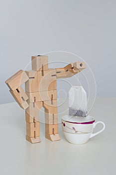 Wooden Robot Toy Hold Tea Bag